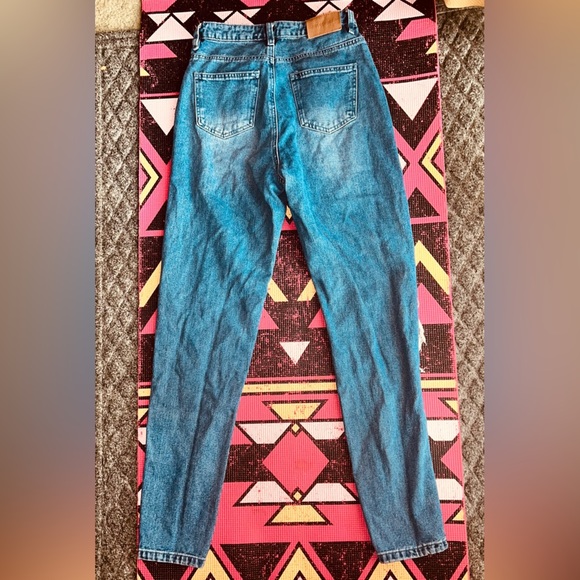 Missguided Riot Mom Jean - Picture 3 of 4